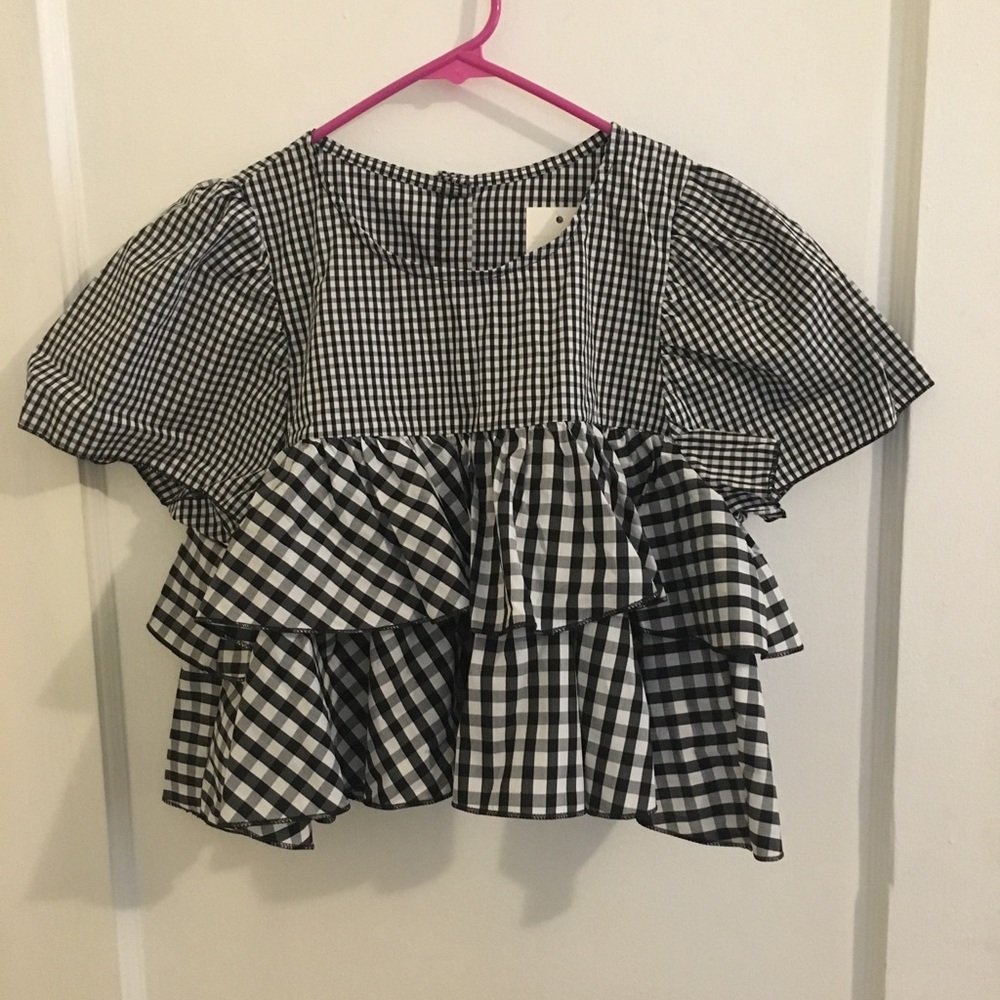 Black/white ruffle crop top